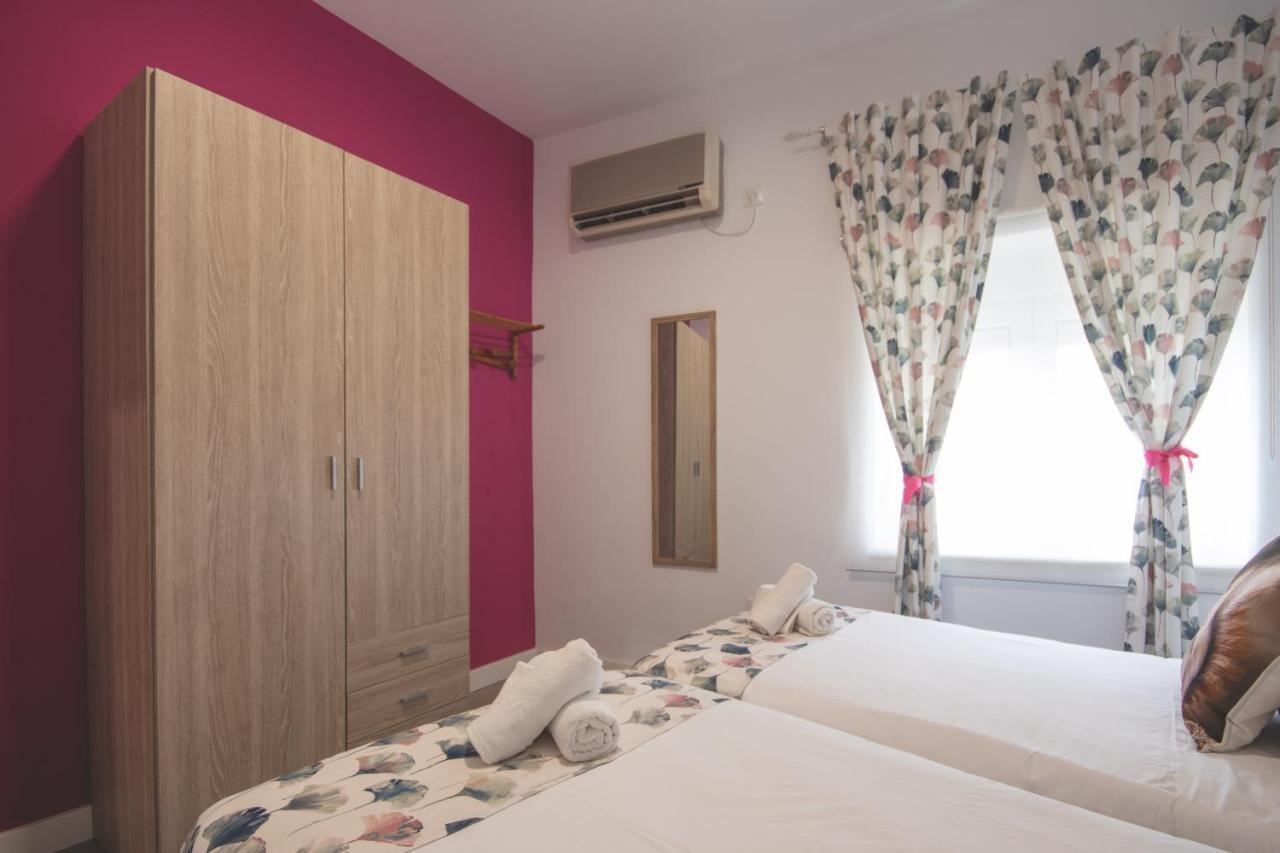 Apartamentos Coso De San Albin Merida Exterior photo
